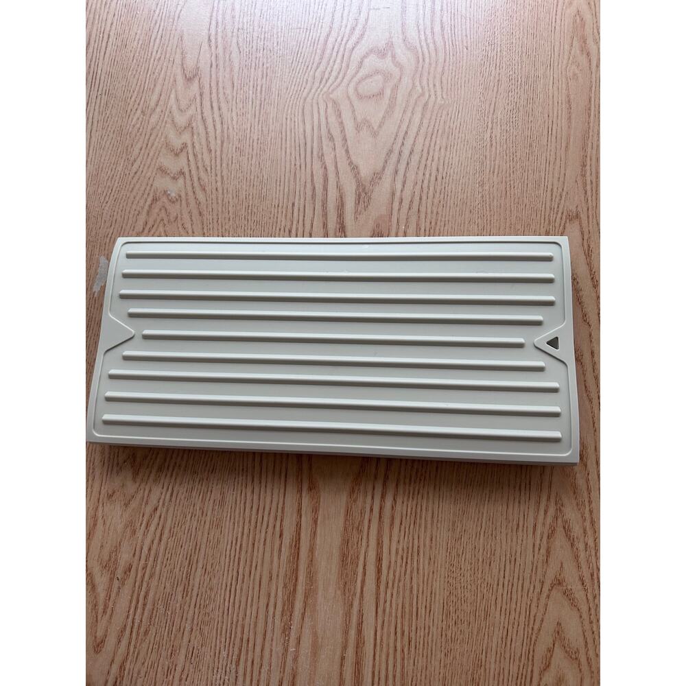 New Dish Drying Ribbed Mat Foldable Light Tan Dishwasher Safe 13 1/4”x19 1/4” - Picture 4 of 8